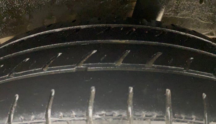 2017 Renault Kwid RXL, Petrol, Manual, 42,227 km, Left Rear Tyre Tread