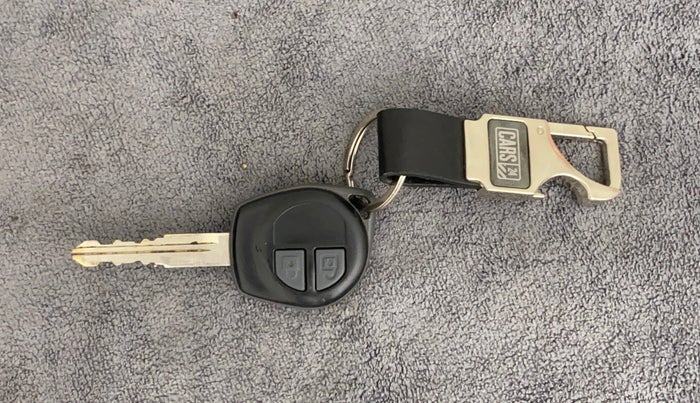 2015 Maruti Swift Dzire LXI (O), Petrol, Manual, 27,707 km, Key Close Up