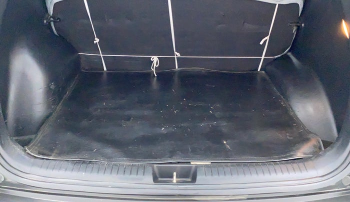 2018 Hyundai Creta 1.4 E PLUS CRDI, Diesel, Manual, 2,41,617 km, Boot Inside View