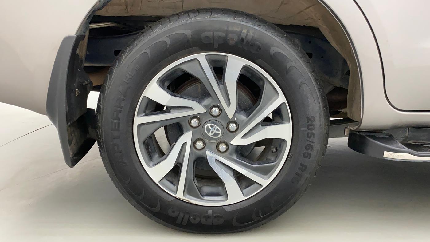 2022 Toyota Innova Crysta 2.7 VX 7 STR, Petrol, Manual, 13,719 km, Right Rear Wheel