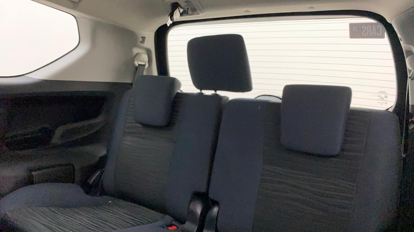 2022 Toyota Innova Crysta 2.7 VX 7 STR, Petrol, Manual, 13,719 km, Third Seat Row ( optional )