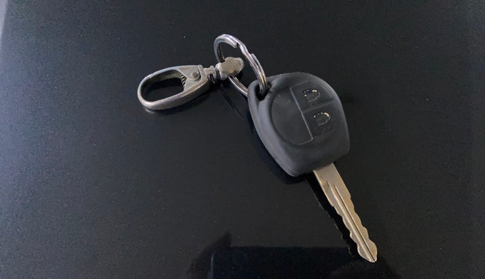 2013 Maruti Swift VDI, Diesel, Manual, 1,20,303 km, Key Close Up