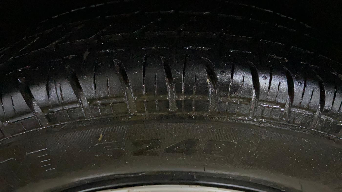 2013 Maruti Swift VDI, Diesel, Manual, 1,20,370 km, Left Rear Tyre Tread