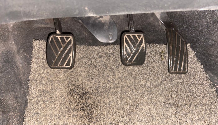 2013 Maruti Swift VDI, Diesel, Manual, 1,20,303 km, Pedals