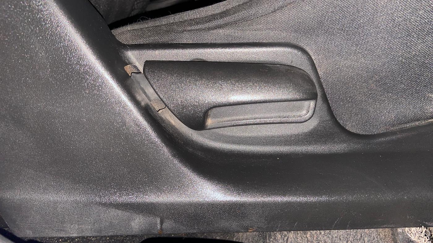2013 Maruti Swift VDI, Diesel, Manual, 1,20,370 km, Driver Side Adjustment Panel