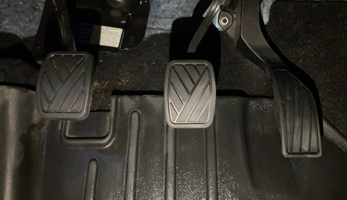 2021 Maruti S Cross ZETA 1.5, Petrol, Manual, 62,486 km, Pedals