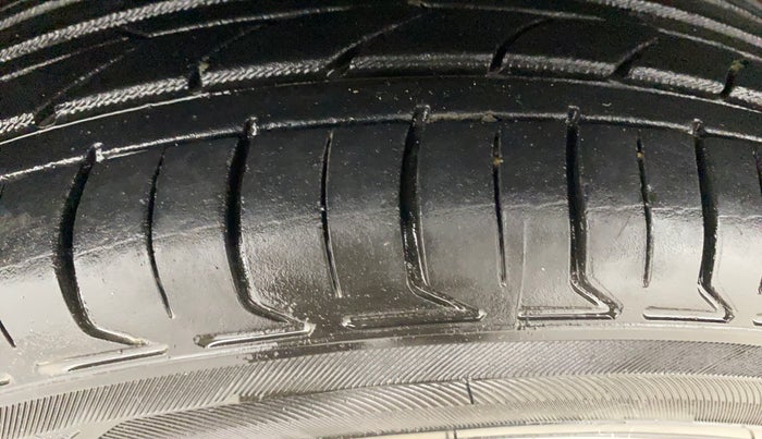 2018 Maruti Dzire ZXI AMT, Petrol, Automatic, 1,12,653 km, Right Rear Tyre Tread