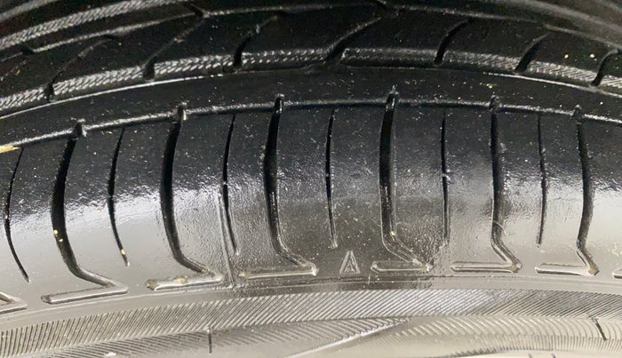 2018 Maruti Dzire ZXI AMT, Petrol, Automatic, 1,12,653 km, Right Front Tyre Tread