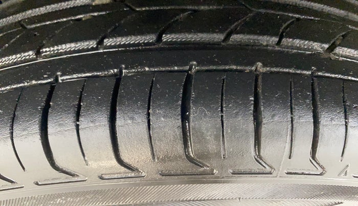 2018 Maruti Dzire ZXI AMT, Petrol, Automatic, 1,12,653 km, Left Front Tyre Tread