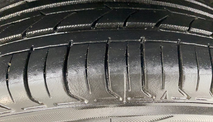 2018 Maruti Dzire ZXI AMT, Petrol, Automatic, 1,12,653 km, Left Rear Tyre Tread