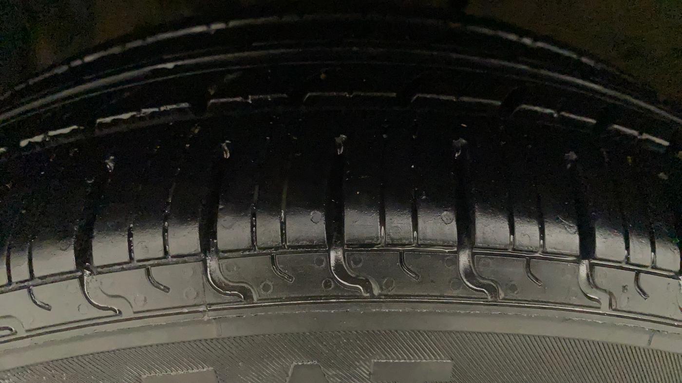 2013 Maruti Ertiga ZXI, Petrol, Manual, 41,155 km, Left Front Tyre Tread