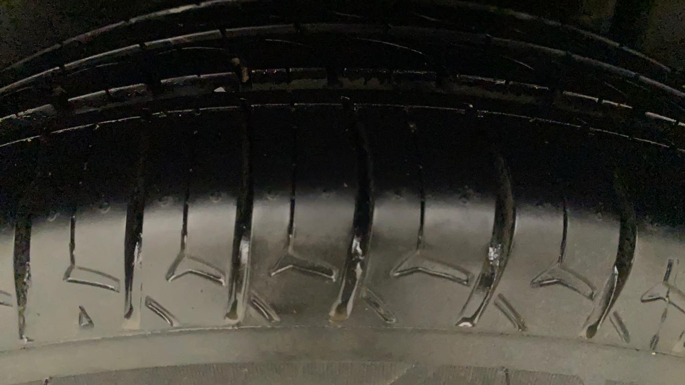 2013 Maruti Ertiga ZXI, Petrol, Manual, 41,155 km, Left Rear Tyre Tread