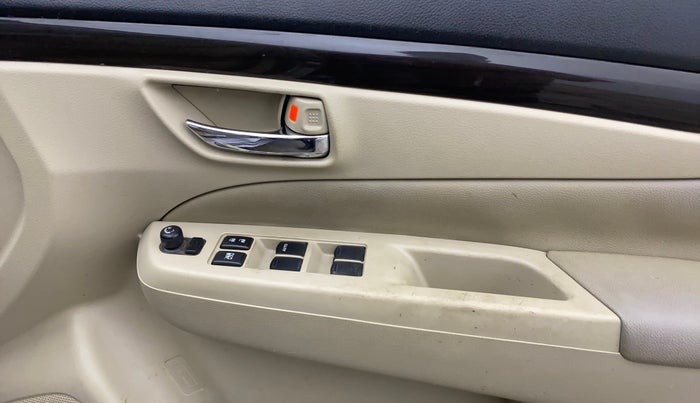 2016 Maruti Ciaz ZXI, Petrol, Manual, 52,314 km, Driver Side Door Panels Control