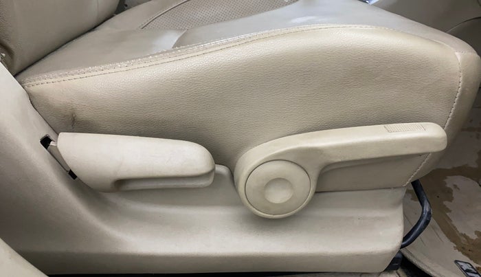 2016 Maruti Ciaz ZXI, Petrol, Manual, 52,314 km, Driver Side Adjustment Panel