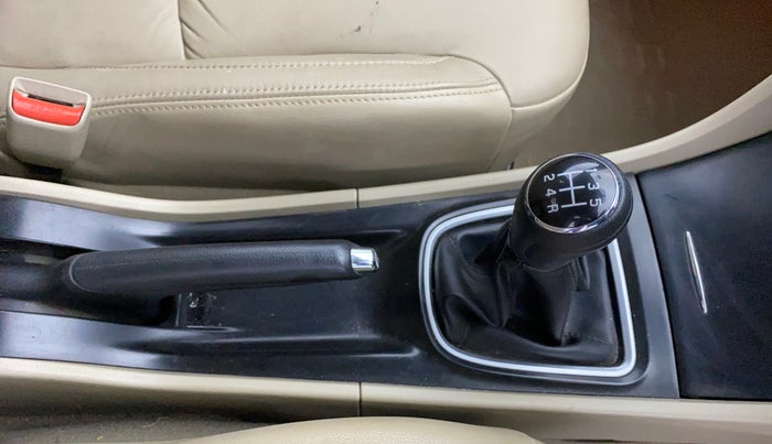 2016 Maruti Ciaz ZXI, Petrol, Manual, 52,314 km, Gear Lever