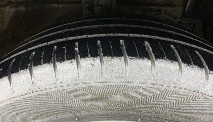 2016 Maruti Ciaz ZXI, Petrol, Manual, 52,314 km, Right Front Tyre Tread