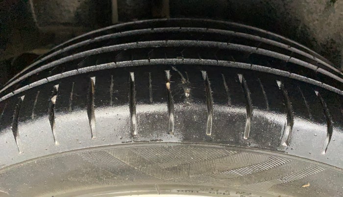 2016 Maruti Ciaz ZXI, Petrol, Manual, 52,314 km, Right Rear Tyre Tread