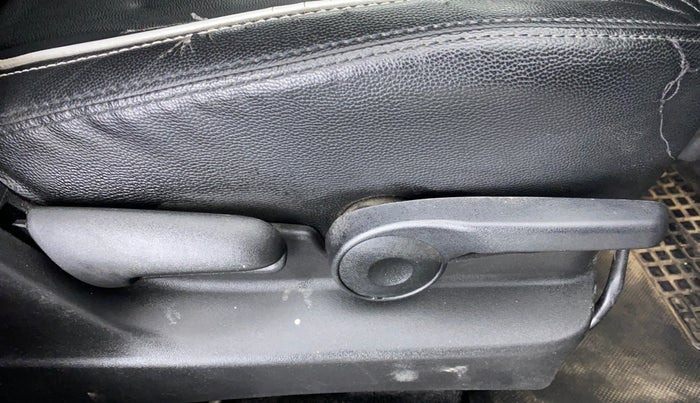 2019 Maruti Vitara Brezza ZDI AMT, Diesel, Automatic, 56,107 km, Driver Side Adjustment Panel