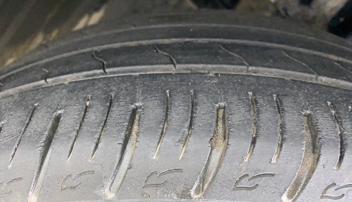 2019 Maruti Vitara Brezza ZDI AMT, Diesel, Automatic, 56,107 km, Left Front Tyre Tread