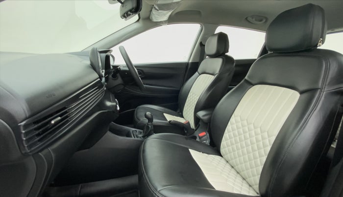 2020 Hyundai NEW I20 MAGNA 1.2 MT, Petrol, Manual, 3,679 km, Right Side Front Door Cabin