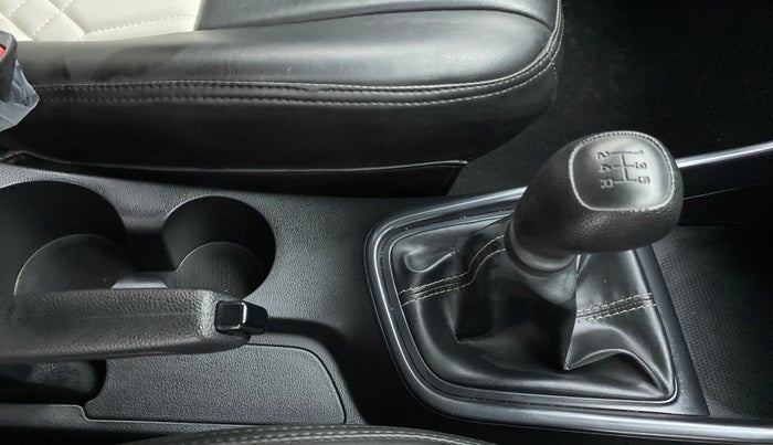 2020 Hyundai NEW I20 MAGNA 1.2 MT, Petrol, Manual, 3,679 km, Gear Lever