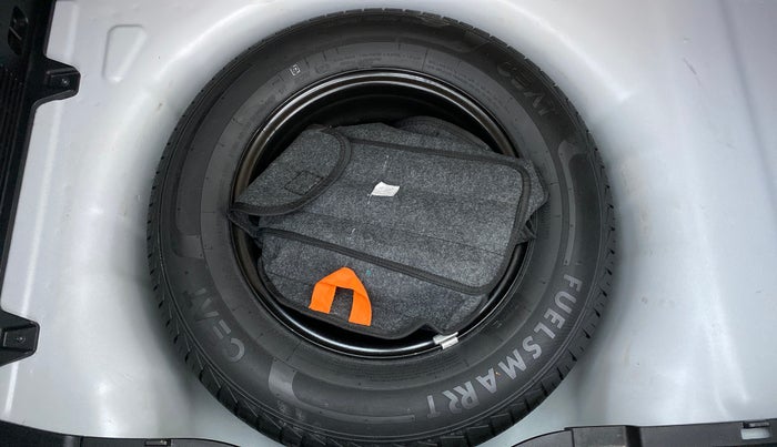 2020 Hyundai NEW I20 MAGNA 1.2 MT, Petrol, Manual, 3,679 km, Spare Tyre