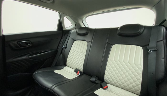 2020 Hyundai NEW I20 MAGNA 1.2 MT, Petrol, Manual, 3,679 km, Right Side Rear Door Cabin