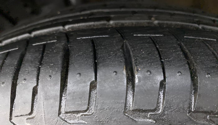 2020 Hyundai NEW I20 MAGNA 1.2 MT, Petrol, Manual, 3,679 km, Left Front Tyre Tread