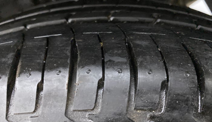 2020 Hyundai NEW I20 MAGNA 1.2 MT, Petrol, Manual, 3,679 km, Left Rear Tyre Tread