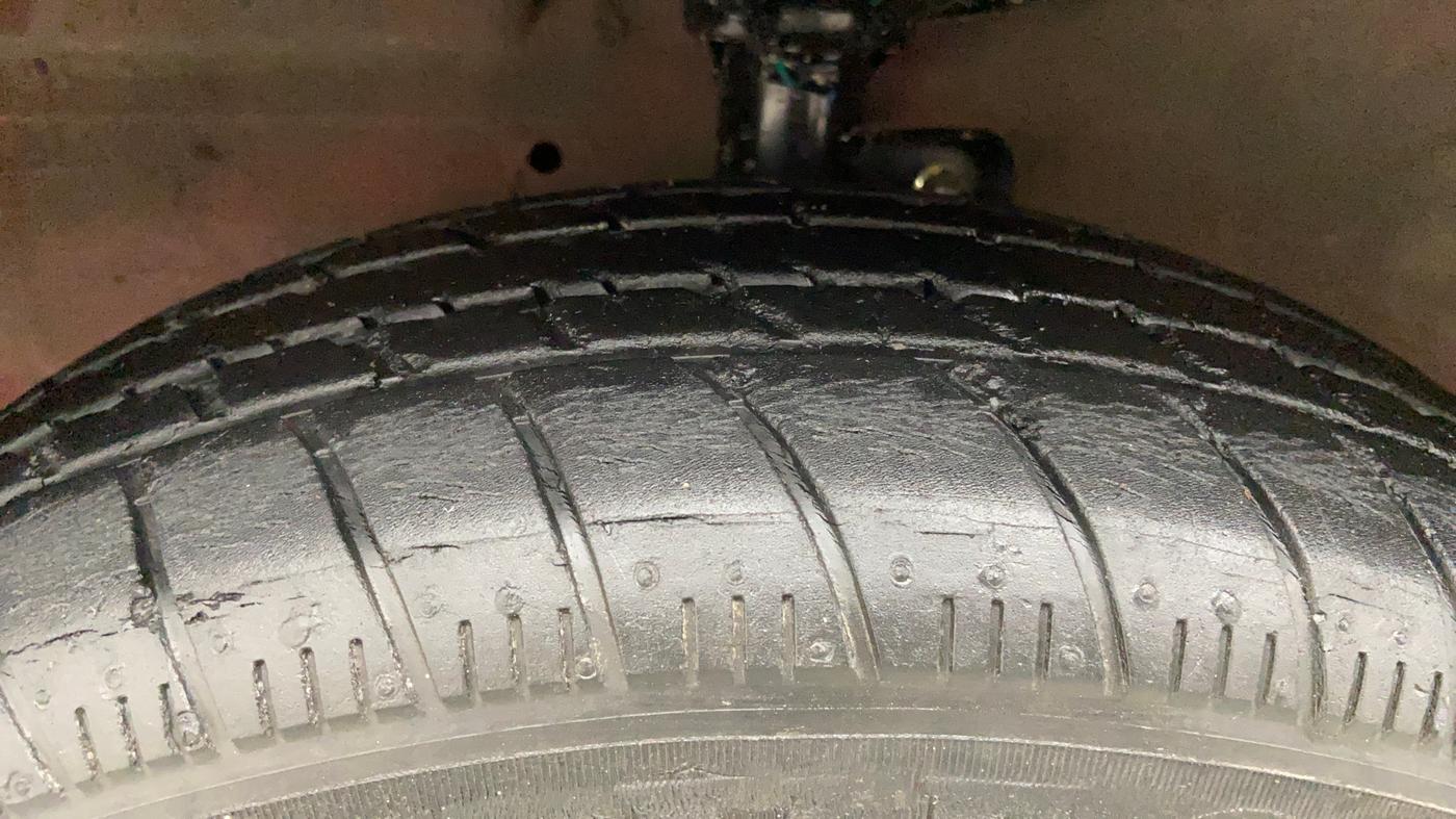 2017 Maruti Celerio VXI AMT, Petrol, Automatic, 55,341 km, Left Front Tyre Tread