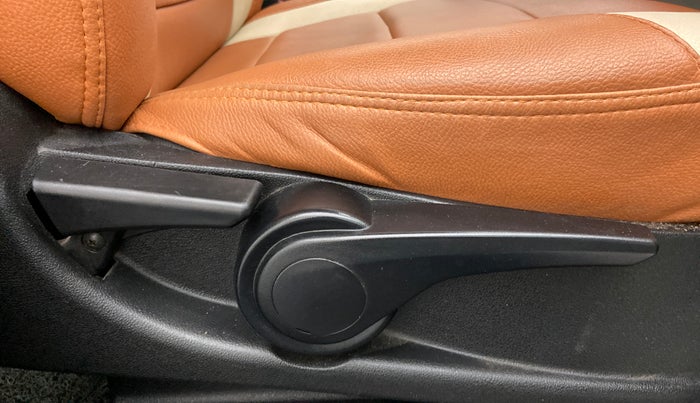 2018 Tata Tiago XZA PETROL, Petrol, Automatic, 76,564 km, Driver Side Adjustment Panel