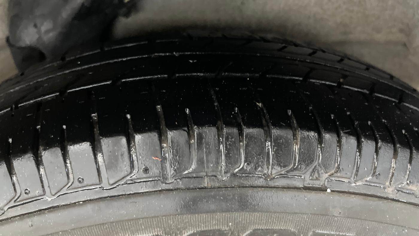 2015 Hyundai i10 MAGNA 1.1, Petrol, Manual, 43,974 km, Left Rear Tyre Tread