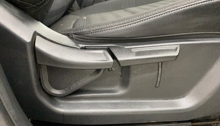 2020 KIA SONET HTK PLUS 1.5, Diesel, Manual, 1,14,965 km, Driver Side Adjustment Panel