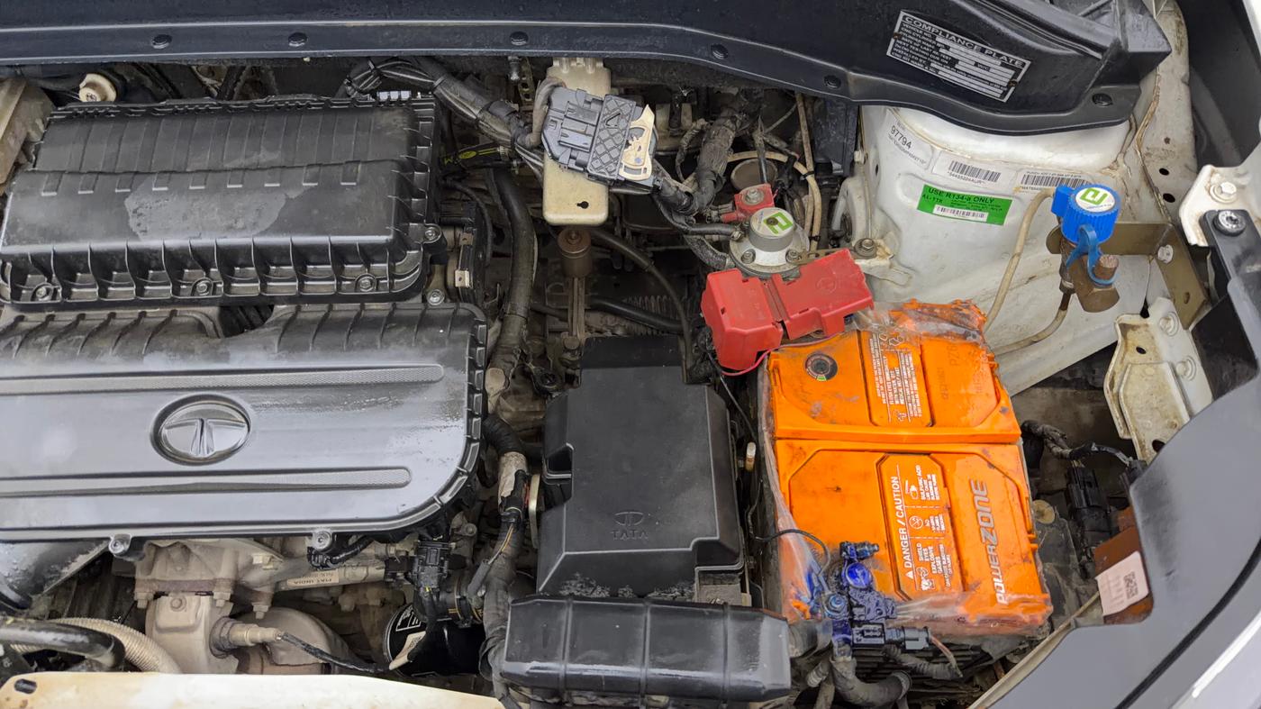 2021 Tata PUNCH ADVENTURE MT, CNG, Manual, 50,698 km, Engine View - Left