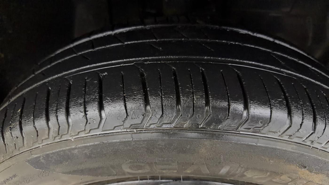 2021 Tata PUNCH ADVENTURE MT, CNG, Manual, 50,698 km, Right Front Tyre Tread