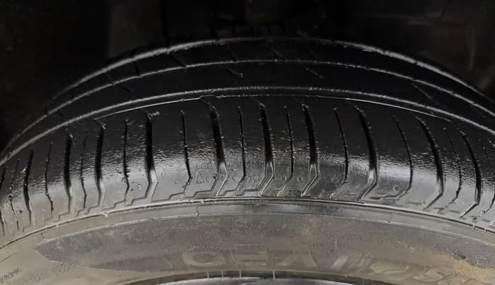 2021 Tata PUNCH ADVENTURE MT, CNG, Manual, 50,698 km, Right Front Tyre Tread