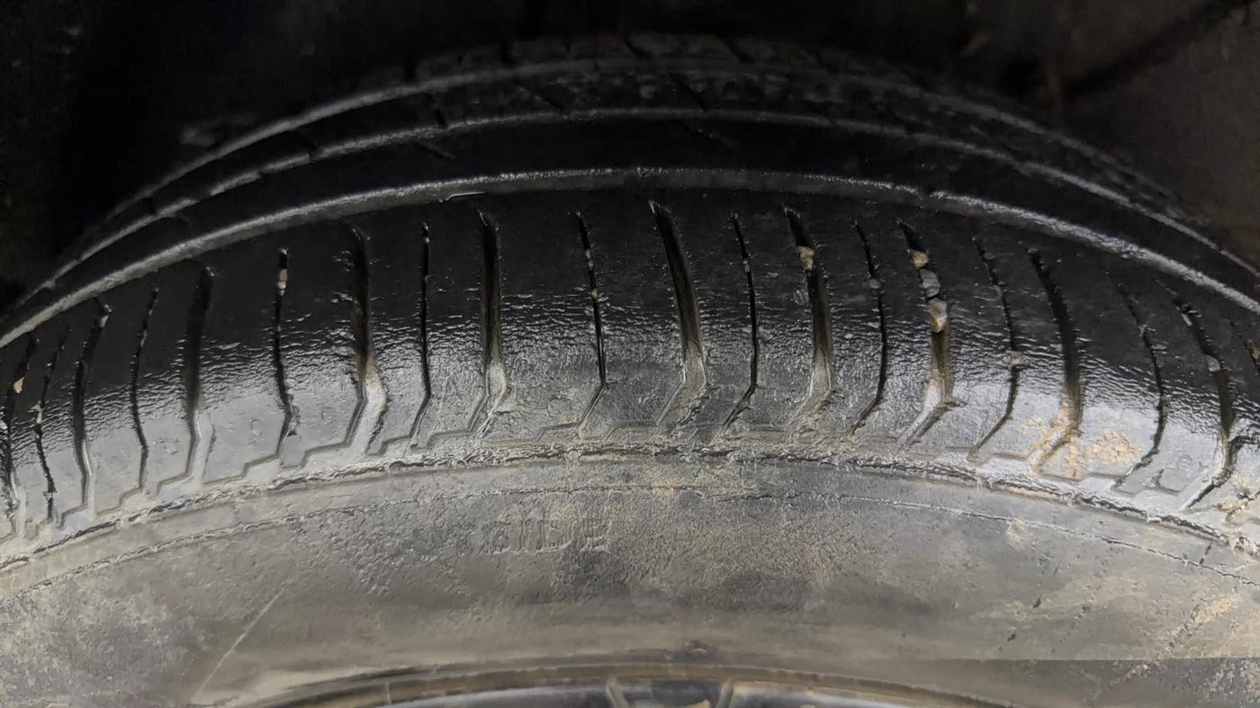 2021 Tata PUNCH ADVENTURE MT, CNG, Manual, 50,698 km, Right Rear Tyre Tread