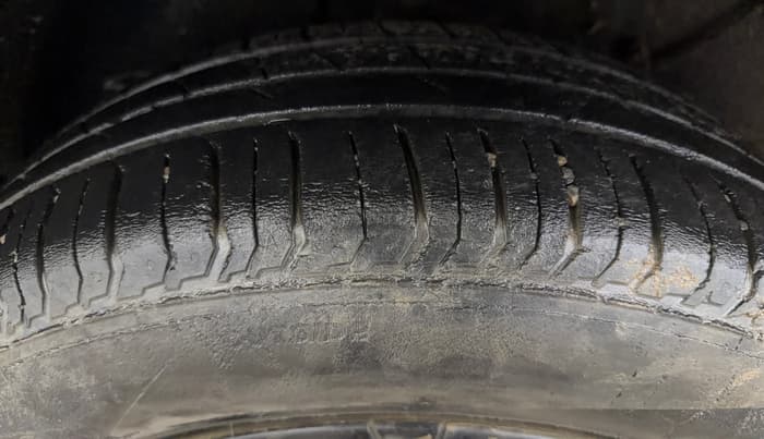 2021 Tata PUNCH ADVENTURE MT, CNG, Manual, 50,698 km, Right Rear Tyre Tread