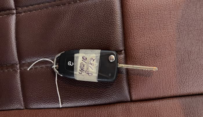 2021 Tata PUNCH ADVENTURE MT, CNG, Manual, 50,698 km, Key Close Up