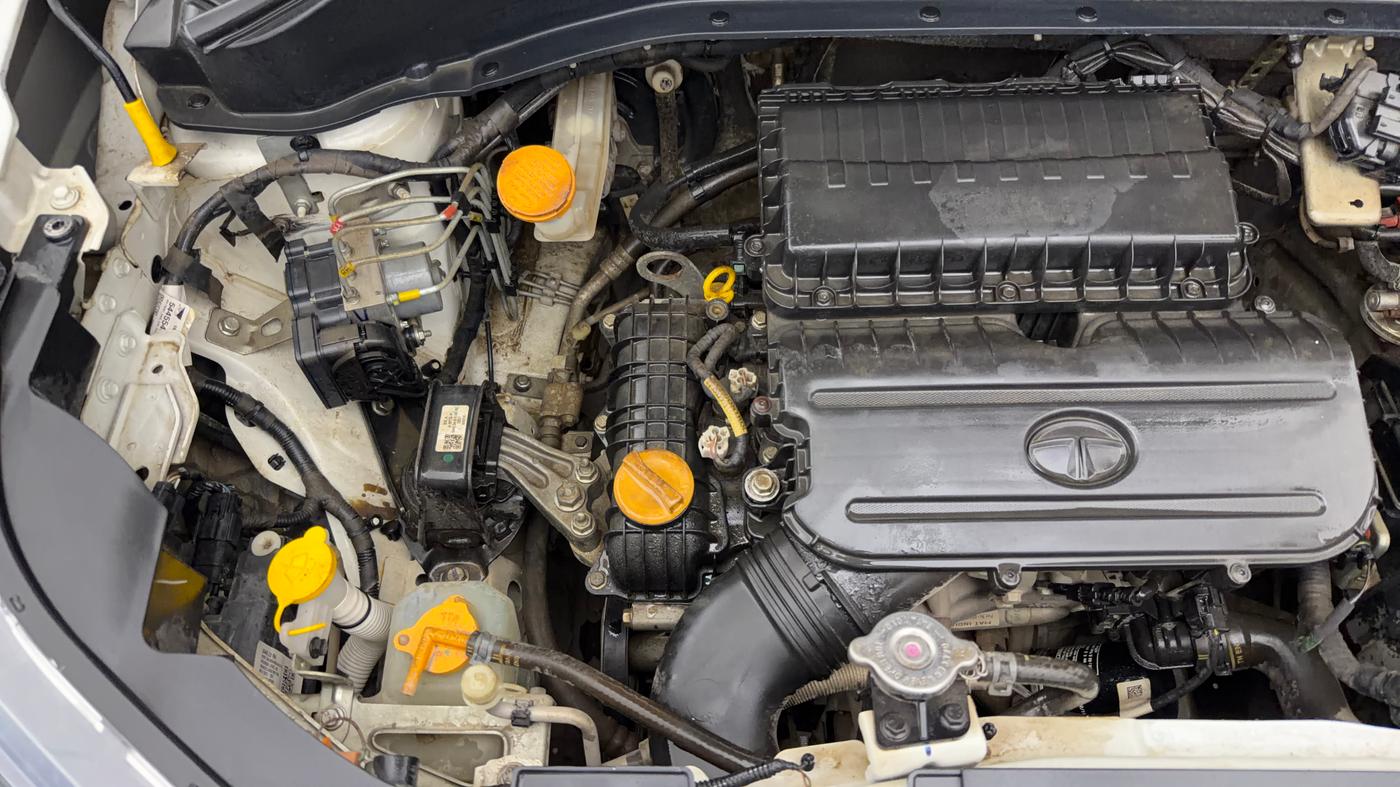 2021 Tata PUNCH ADVENTURE MT, CNG, Manual, 50,698 km, Engine View - Right