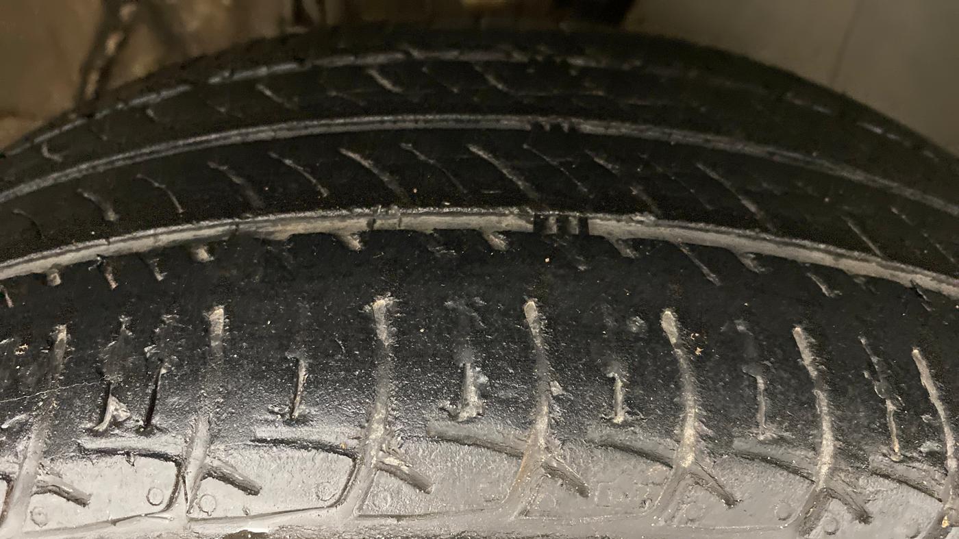 2018 Volkswagen Polo COMFORTLINE 1.0 PETROL, Petrol, Manual, 64,581 km, Right Front Tyre Tread