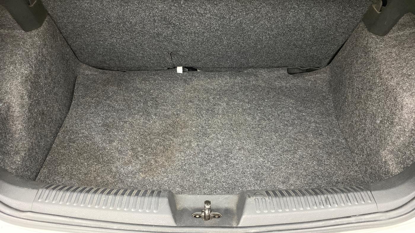 2018 Volkswagen Polo COMFORTLINE 1.0 PETROL, Petrol, Manual, 64,581 km, Boot Inside