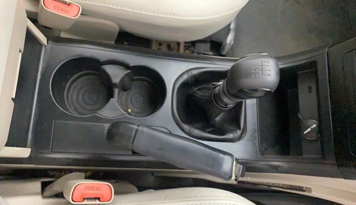 2016 Mahindra XUV500 W4, Diesel, Manual, 1,02,852 km, Gear Lever