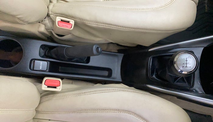 2020 Toyota YARIS G MT, Petrol, Manual, 1,16,417 km, Gear Lever