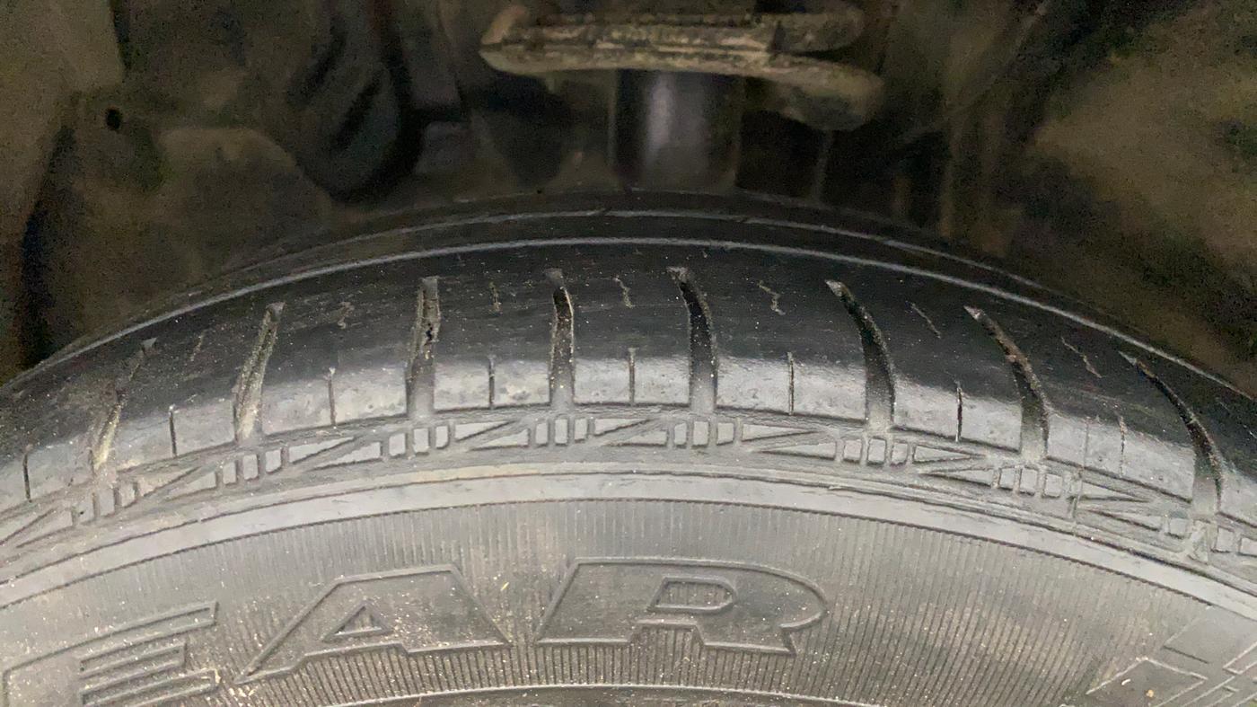 2020 Toyota YARIS G MT, Petrol, Manual, 1,16,417 km, Left Front Tyre Tread
