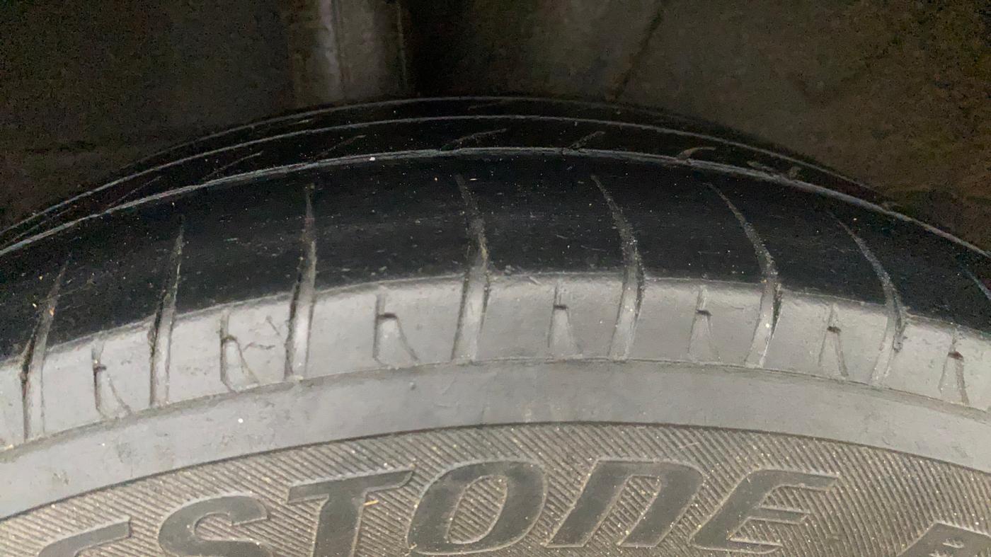 2020 Toyota YARIS G MT, Petrol, Manual, 1,16,417 km, Right Rear Tyre Tread