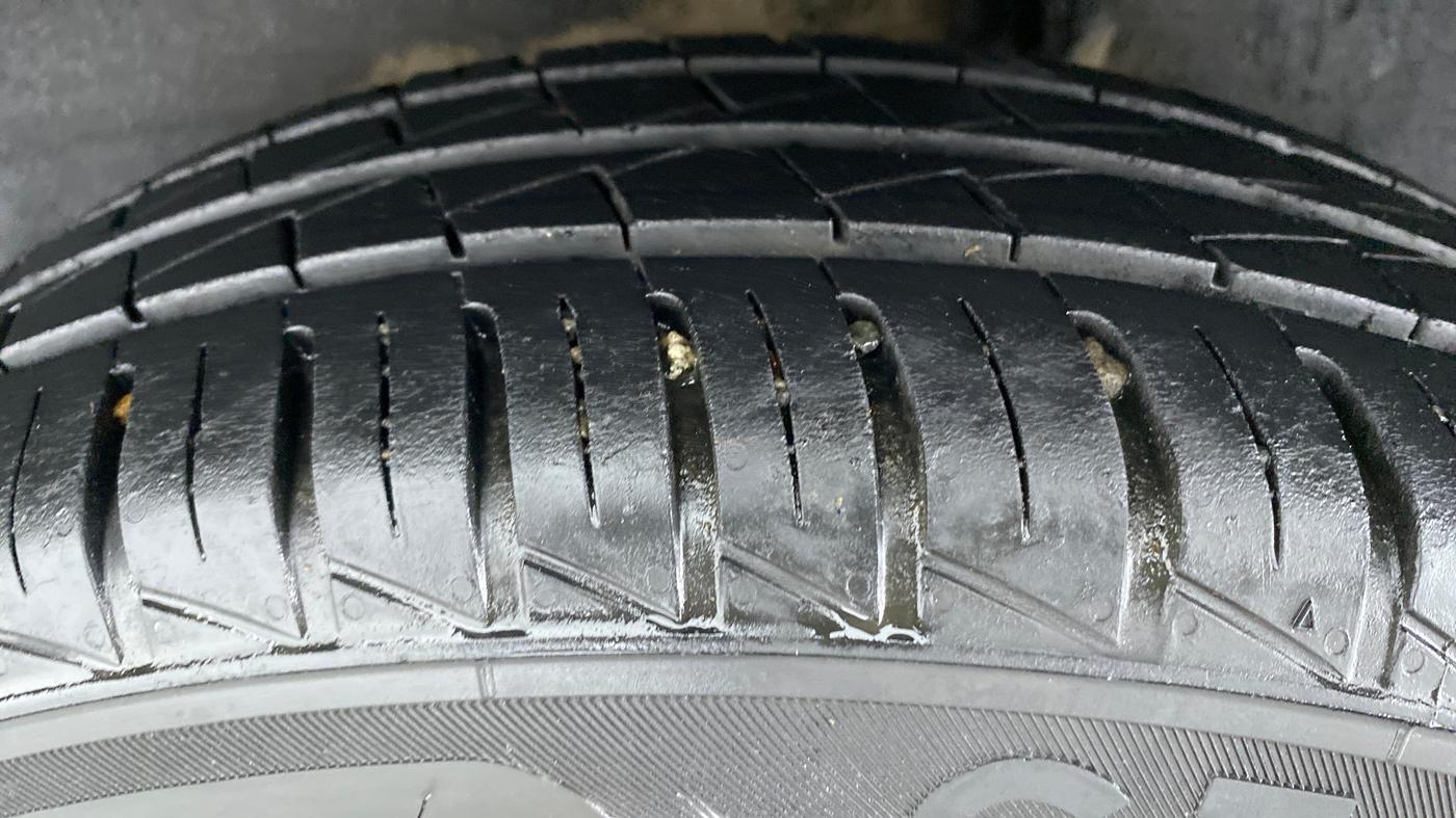 2020 Renault Kwid RXT, Petrol, Manual, 17,337 km, Left Rear Tyre Tread