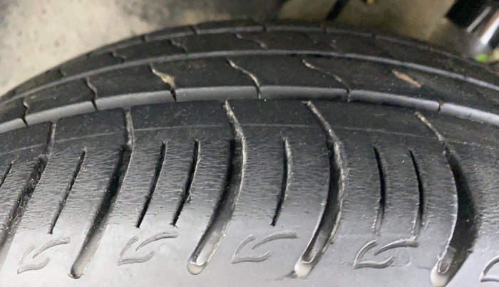 2020 Tata ALTROZ XZ 1.2, Petrol, Manual, 10,219 km, Left Front Tyre Tread
