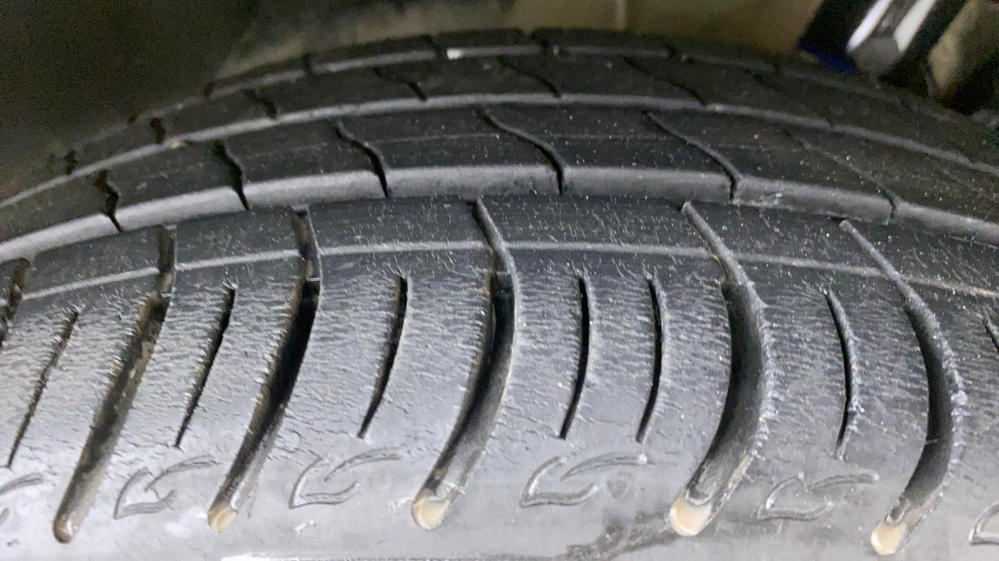2020 Tata ALTROZ XZ 1.2, Petrol, Manual, 10,219 km, Right Front Tyre Tread