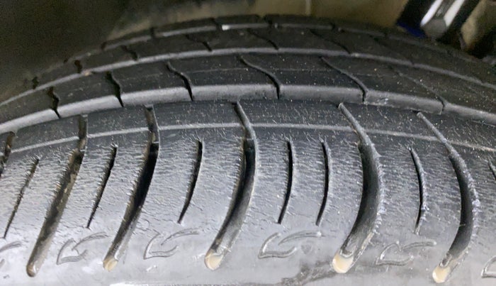 2020 Tata ALTROZ XZ 1.2, Petrol, Manual, 10,219 km, Right Front Tyre Tread